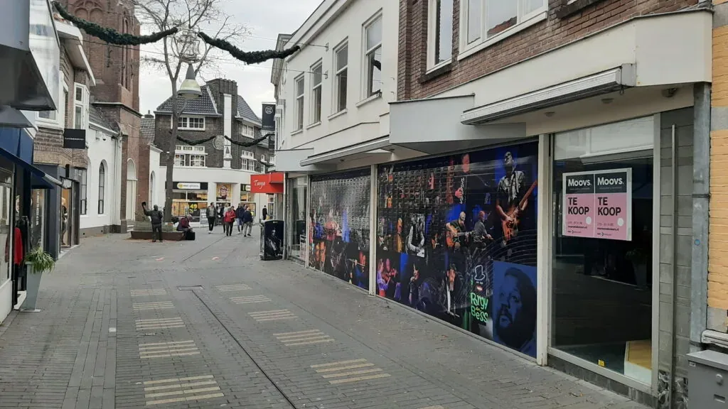 Het pand van Wieland naast Porgy & Bess leeg