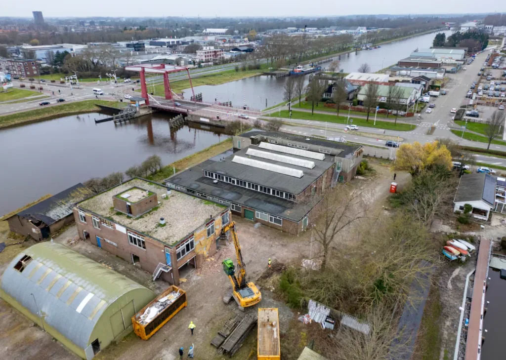 Oud pand Rijkswaterstaat maakt plaats voor nieuwbouw Hendrik Dock